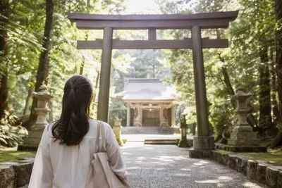 神社でパワースポットを巡る女子の一人旅ってどう？女子一人旅で神社パワースポットはありなの？