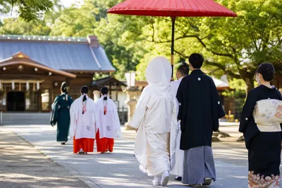 神社で結婚式に遭遇するのは神様の歓迎？スピリチュアルな意味と幸運の体験談を紹介！